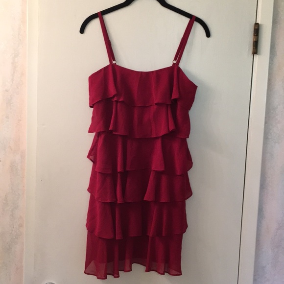🎉HP🎉 🆕 Ann Taylor Loft Tiered Ruffle Dress - Picture 2 of 5